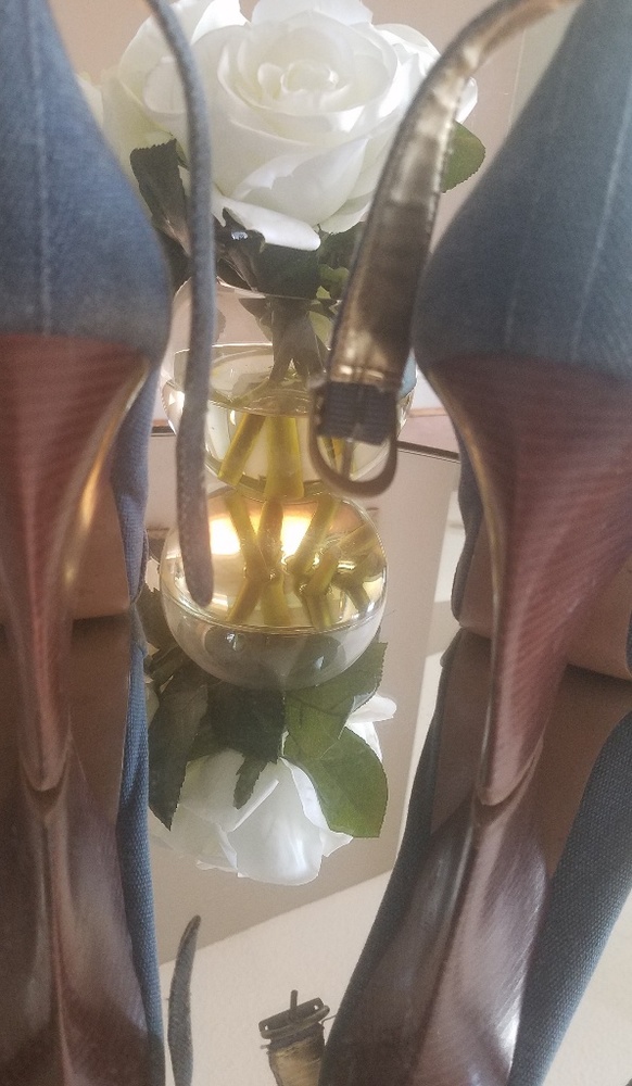 Unique demin wedge with peeptoe bow detail